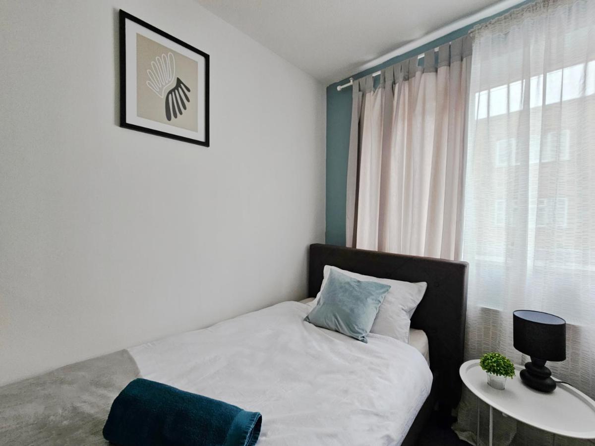 Guest House - Close To All Amenities Northampton Esterno foto