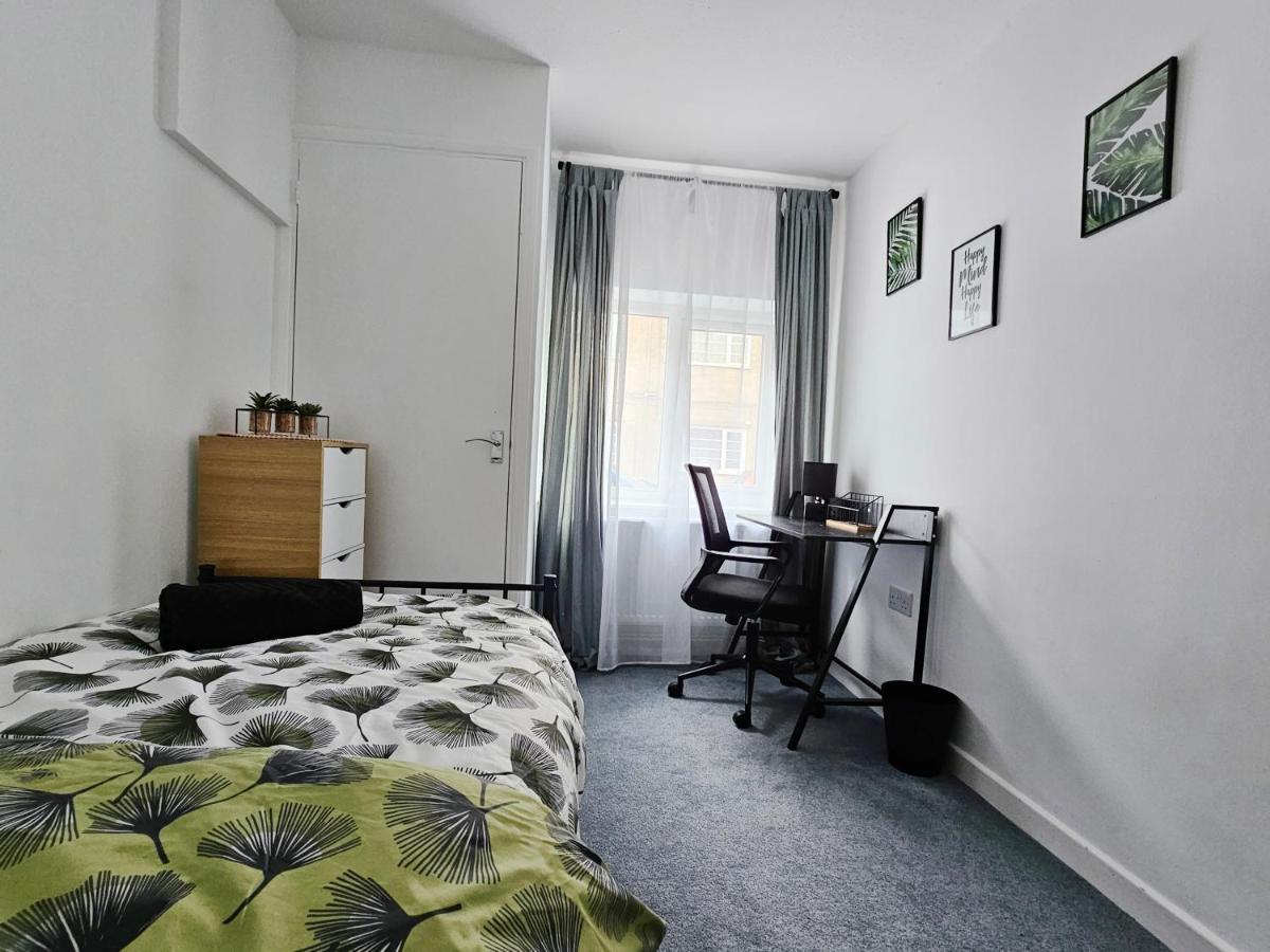 Guest House - Close To All Amenities Northampton Esterno foto